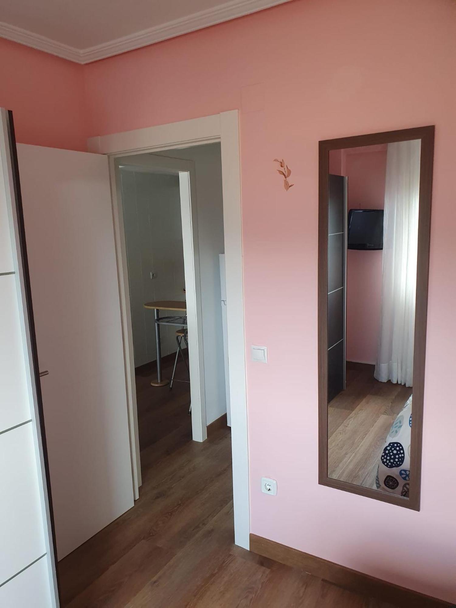 Vistas Monte Naranco Apartamento Con Parking 5Euros Al Dia Oviedo Exterior photo